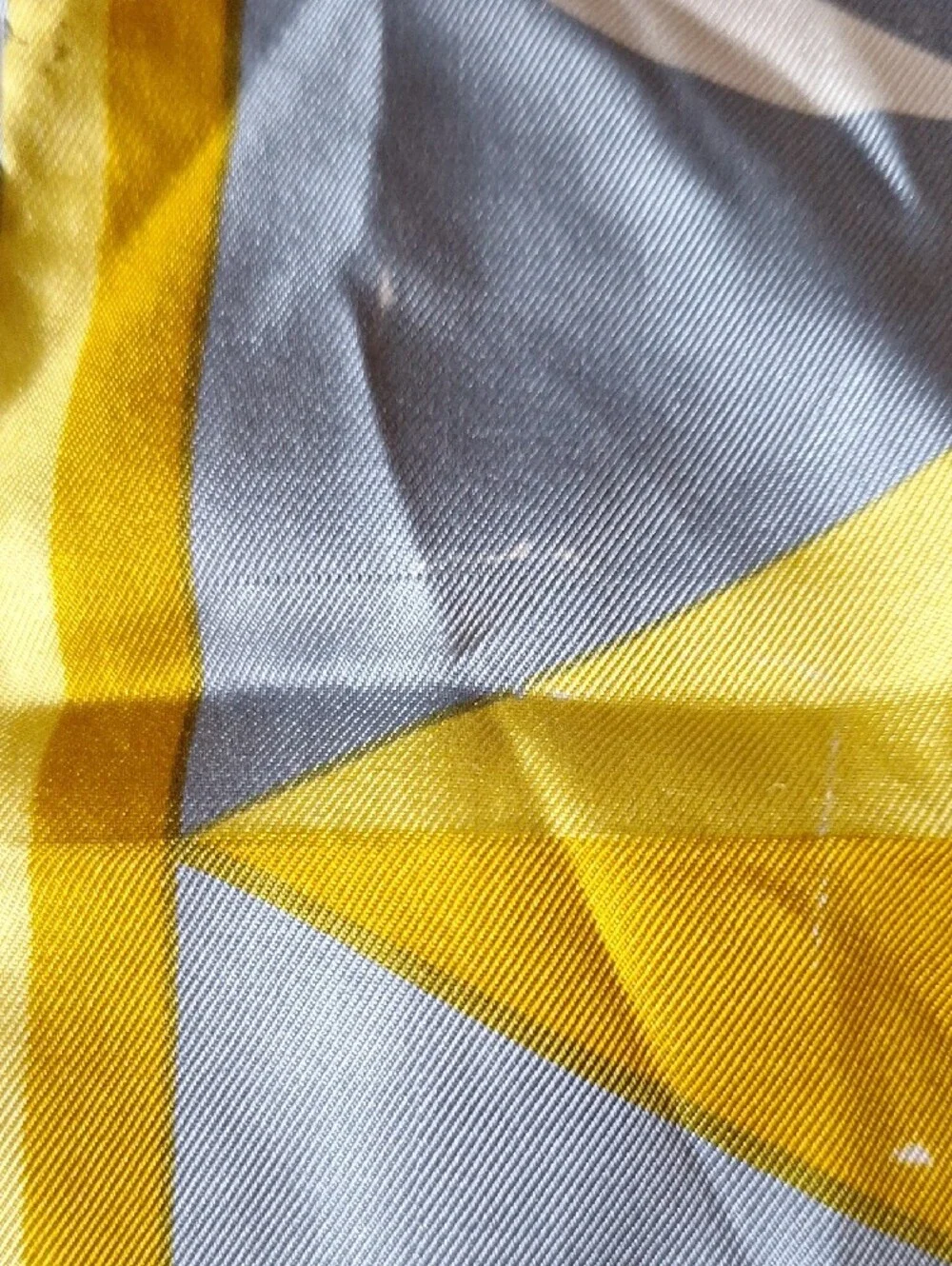 N/A bold yellow